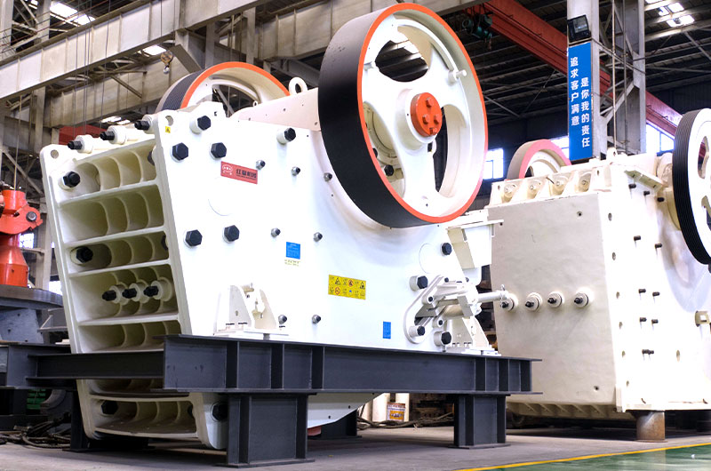 砂石骨料生產(chǎn)線上的粗碎裝備都有啥？帶你看看“老虎口”！