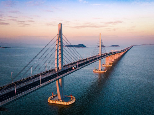 創(chuàng)世界之最！2.5個金字塔+2200萬方砂石用量，港珠澳大橋通過驗收