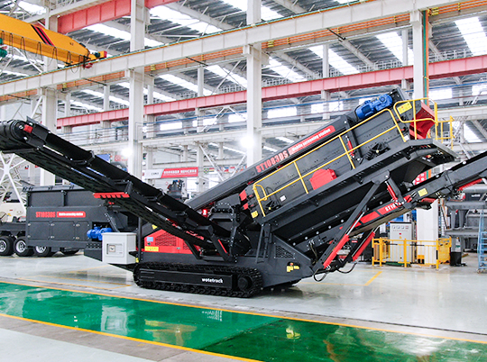 如何輕松應對礦山破碎篩分的場地限制和基建難題？履帶式移動破碎篩分站給你答案