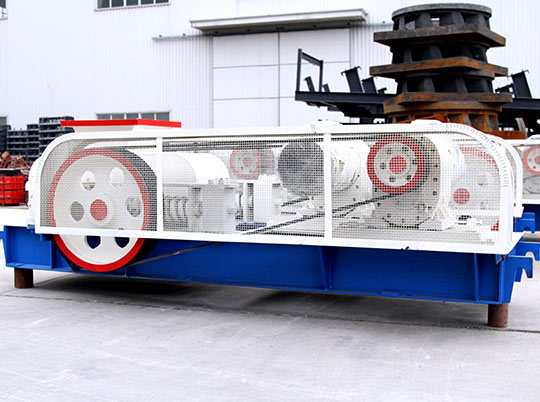 如何選擇對(duì)輥式破碎機(jī)軸承？